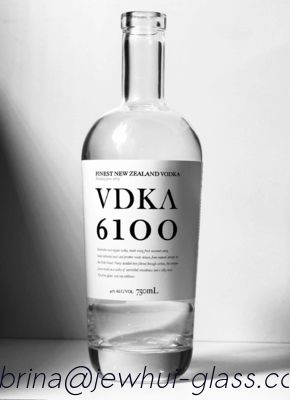 comprar 750ml VDKA 6100 VODKA GLASS BOTTLE, SUPER FLINT, PAPER LABEL DECORTION, New Zealand Vokda Fabricación en línea
