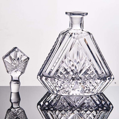 comprar jarra única FDA ISO 9001 del whisky de 500ml 700ml con el tapón de cristal online manufacture