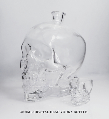 Buen precio Botella de vidrio de vodka con cabeza de cristal de 3000 ml / material de vidrio de súper sílex en línea