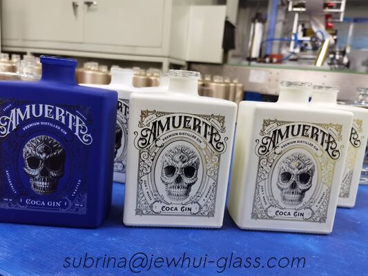 Buen precio Botella de vidrio cuadrada de ginebra de 750 ml en línea